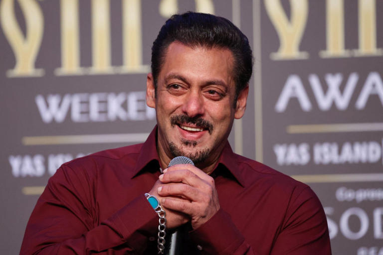 Two unidentified men on a motorbike opened fire outside the home of Indian filmstar Salman Khan in Mumbai on Sunday, police said. The men, captured on CCTV, are suspected to be from Gurugram in the northern state of Haryana and belong to jailed gangster Lawrence Bishnoi’s gang.😬