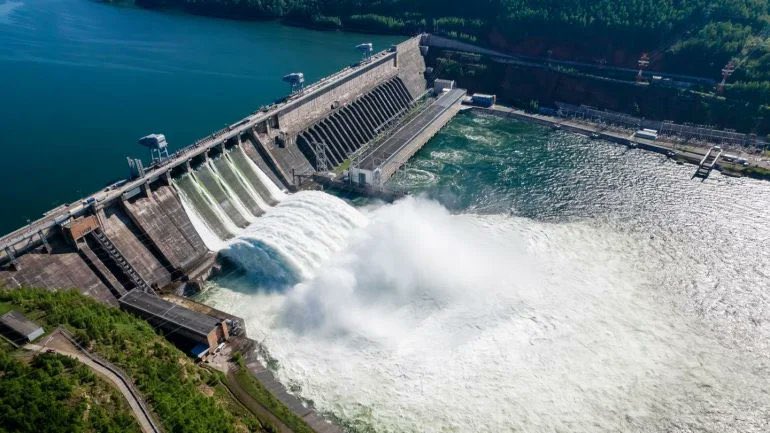 Zambia and Zimbabwe are planning to retender the Batoka Gorge hydropower project, valued at approximately $5 billion and with a capacity of 2.4GW. 

#powerofafrica #discoverafrica