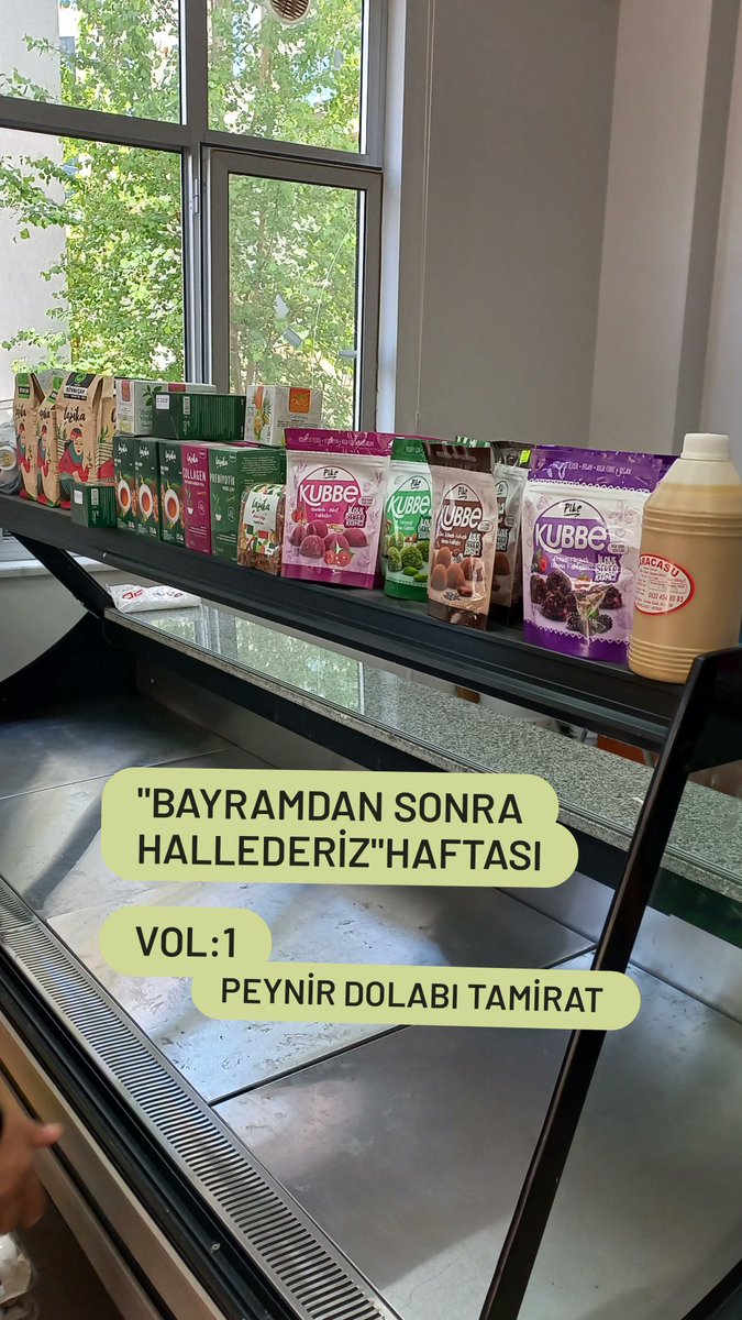 AdresgDa's tweet photo. Bayrama günler kala istifa eden dolabımız hala  yoğun bakımda. Şimdilik bir yaşam belirtisi göstermese de biz kendisinden umutluyuz . Yeni bir kalp takıldı ama soğutmak da soğutmak diye ısrar ediyor. Kendisine sabaha kadar mühlet veriyoruz. Hadi bakalım el mi yaman, bey mi yaman? https://t.co/Y41HEWLWoF