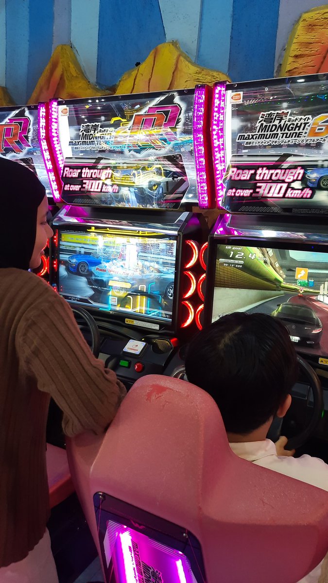 chaewon's gf tweet media