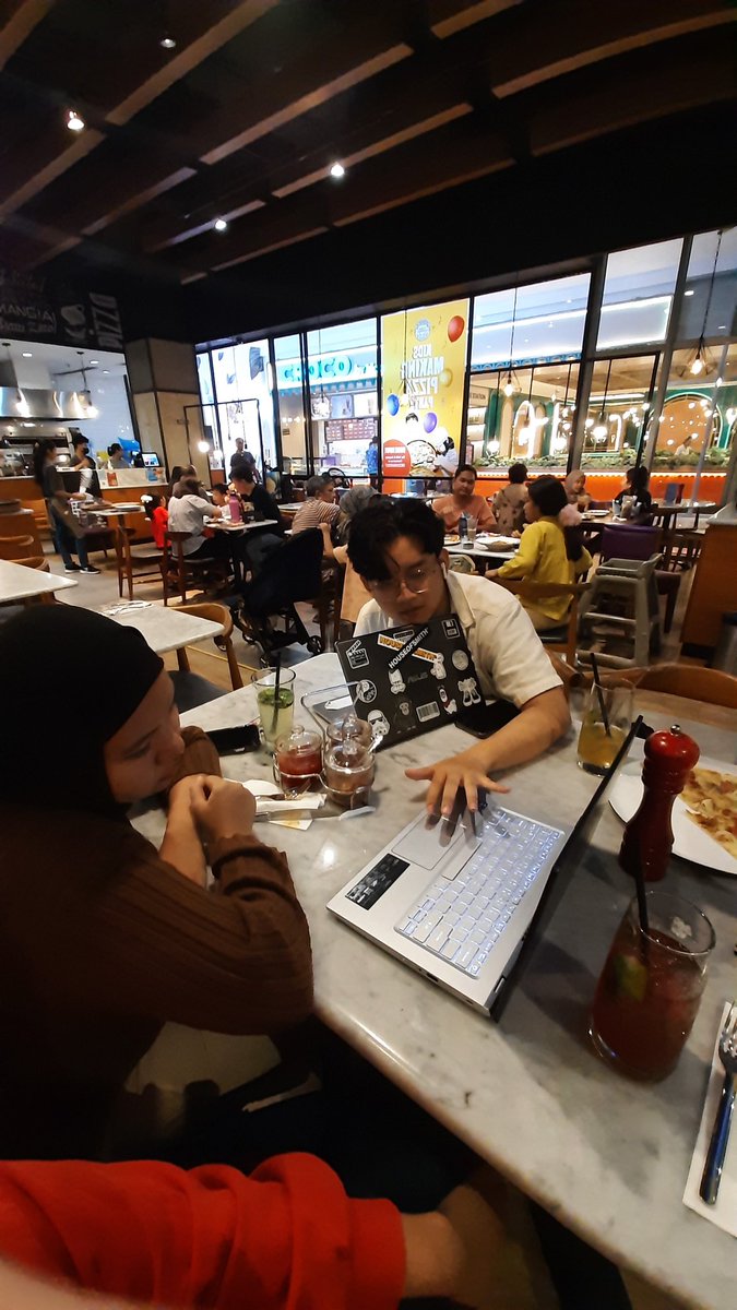 chaewon's gf tweet media