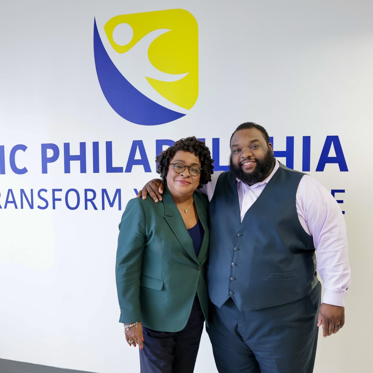 I enjoyed my tour of OIC Philadelphia with President and CEO Sheila Ireland the other day, and I ran into the big homie @Phillyfreezer on the way out!