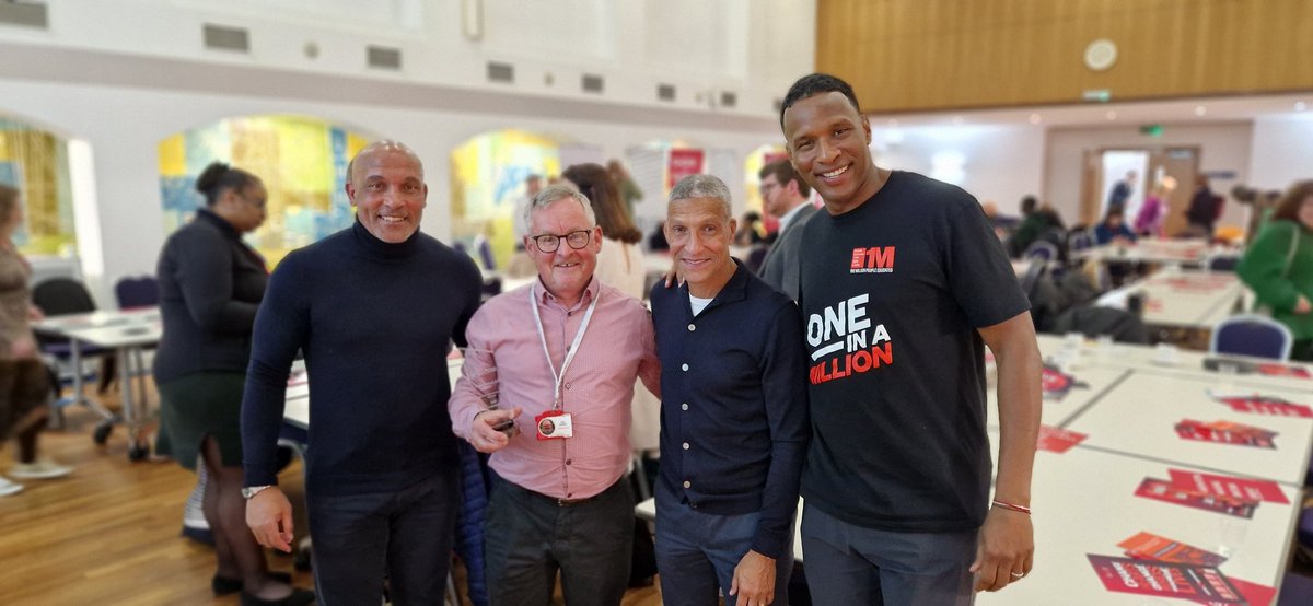 Great to see @ShakaHislop in person last week in #London.
28 years of working together against #Racism.
#ShowRacismtheRedCard.
@SRTRC_England @NEUnion @SRtRCScotland @DanielKebedeNEU @CurtisFleming @mish_rahman
@theredcardwales @RavSRM