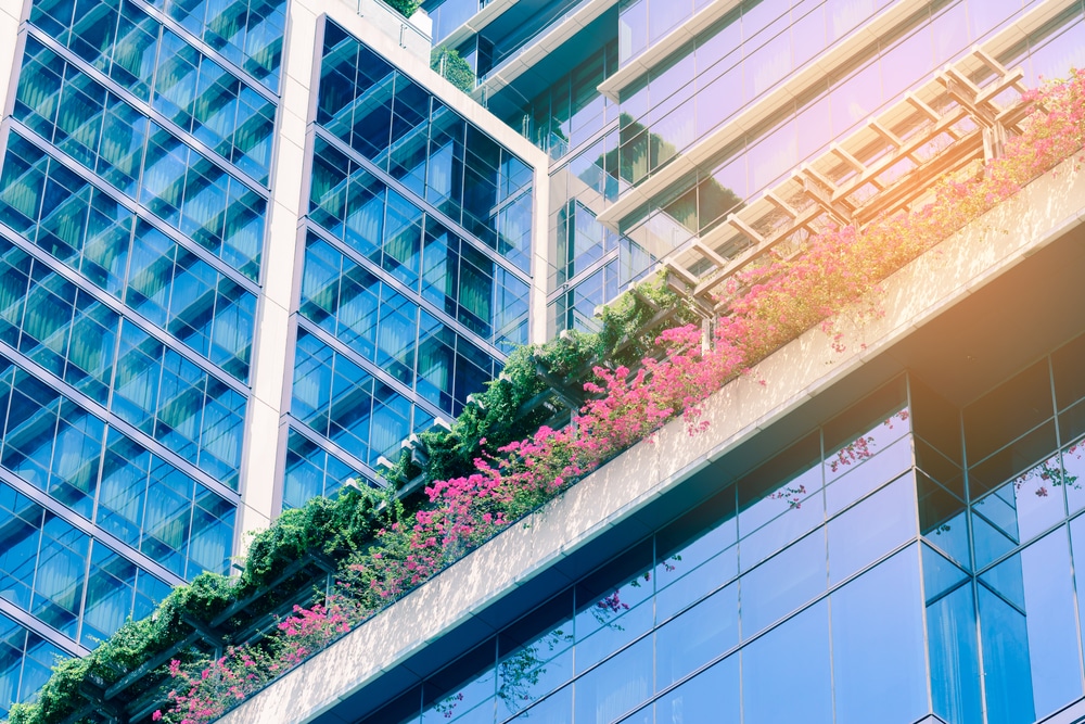 🌷It's important to take stock of how your property is performing and to stay proactive when it comes to seasonal maintenance tasks. Here's what we like to do each spring for retail, multi-family, and office properties: bit.ly/3PZ6vD5 #atlantacre