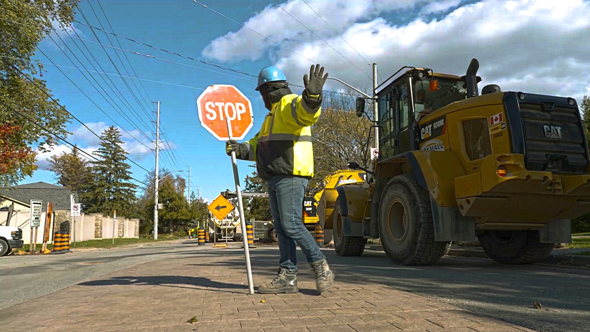 April 15-19 is National Work Zone Awareness Week! 🚧 As construction season begins in Peel, here's how you can protect workers and all road users: 🚗 Slow down in work zones 🚗 Stay focused on the road 🚗 Pay attention to signs 🚗 Avoid distractions #NWZAW #WZSPeel #VisionZero