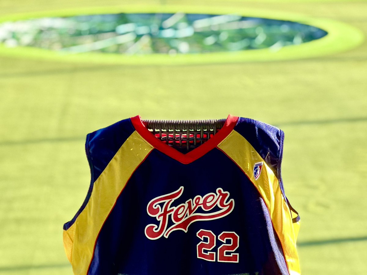 Hey <a href="/CaitlinClark22/">Caitlin Clark</a>, welcome to Indy and the <a href="/IndianaFever/">Indiana Fever</a>!

Broke out my retro <a href="/StephanieWhite/">stephanie white</a> jersey today for the occasion…. #22

See you at <a href="/Topgolf/">Topgolf</a> soon…. #Topgolf
