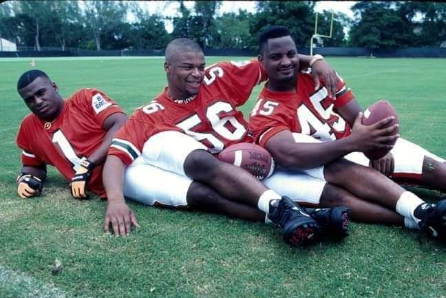 ProfessaDiva954's tweet photo. Happy birthday blessings to one of my favorite classmates my praying brother @DarrinSmith59 Blessings always #DadeCounty305 @CanesFootball @365canesinfo @coach_cristobal @LamarCoachT @ThatGlamGlenn @LeonSearcyJr1 @JimmyJohnson https://t.co/P67weIwae9