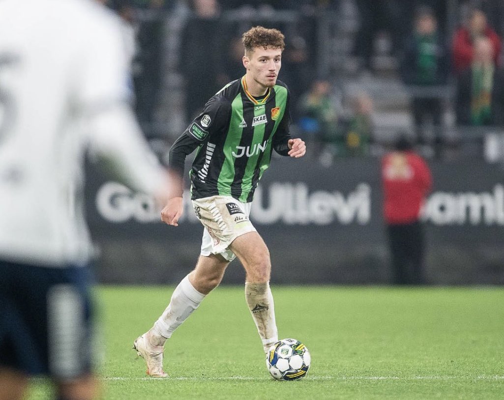 🇸🇪🇧🇦Kenan Busuladžić (17, DM/CM) made his professional debut for Malmö today. A Swedish U17 international and is highly rated. Another very interesting player in Sweden is 🇸🇪🇧🇦Anes Čardaklija (18, CB). Swedish U19 international and a starter for his club GAIS. One to watch.