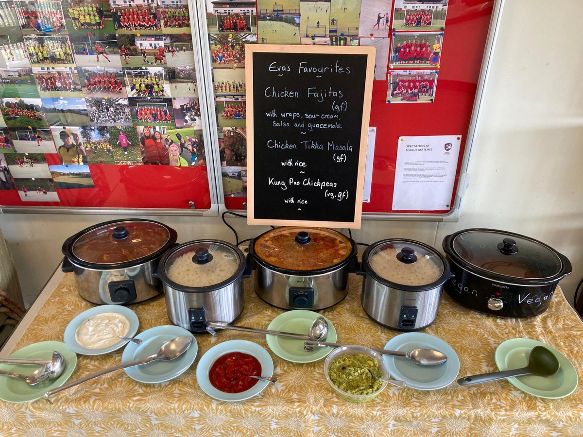 DServicesTeas's tweet photo. The final match teas of the season, only one game, a very entertaining 3-3 draw. A huge thank you to our chefs and their teams for all their hard work throughout the season providing superb food for all. @hockeymatchteas @DServicesHockey @NewquayHockey @HockeyWestUK #bestteas https://t.co/VvzTPNaHAs