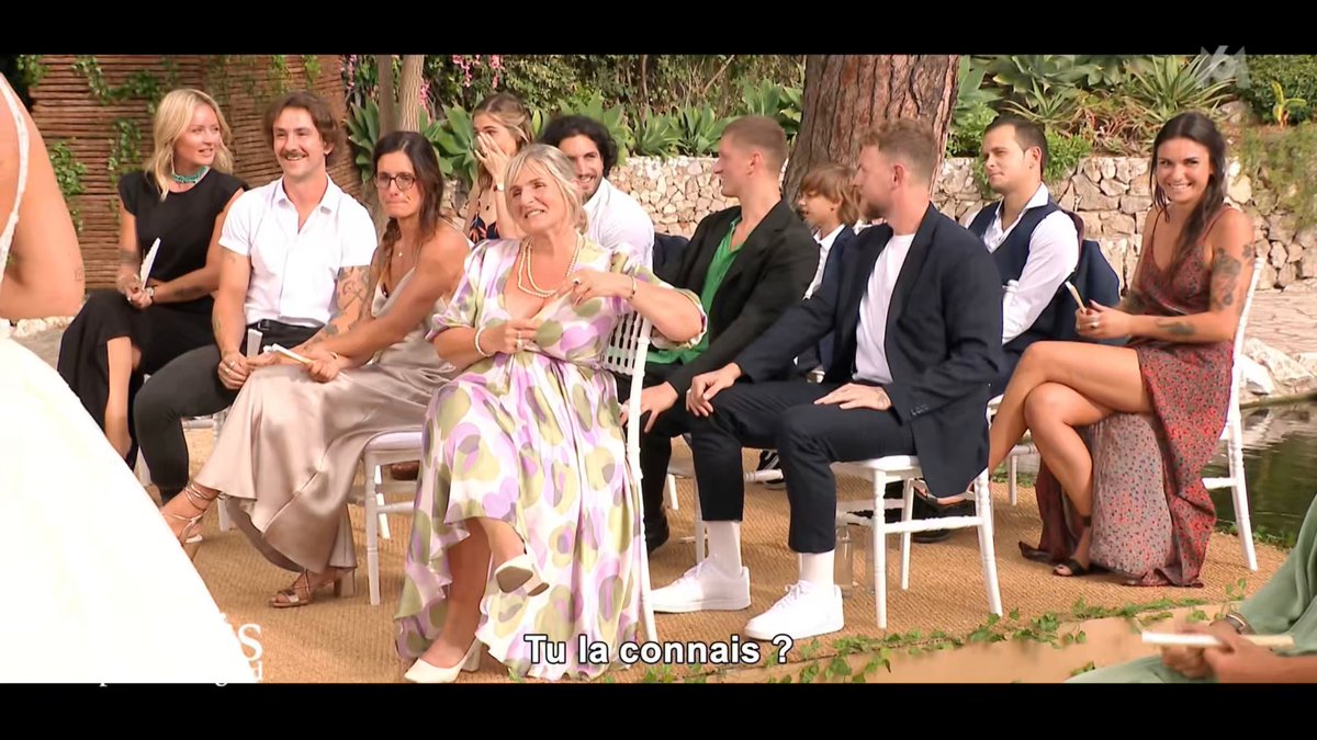 « Tu la connais ? »
« Oui je l’ai déglinguée dans la Clio sur le parking du Macumba… »
#MariesAuPremierRegard #MAPR #MAPR8