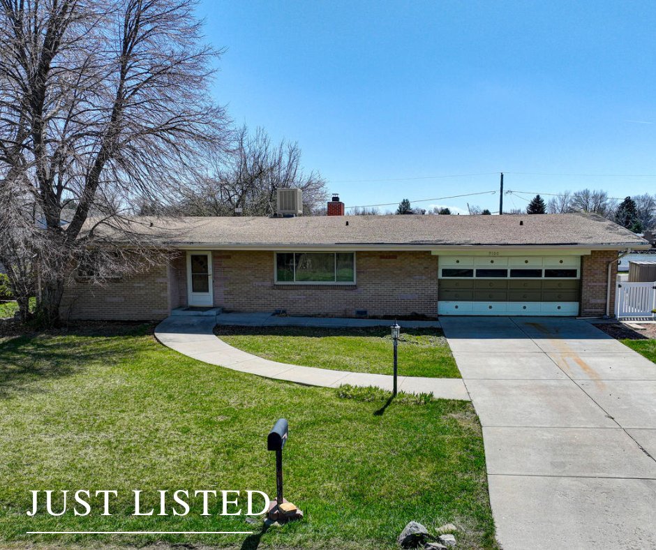 JUST LISTED!
Lakeside Paradise in Wheat Ridge! Don't miss out on this ideal investment opportunity just 10 minutes from Downtown Denver. Schedule your showing today!

📍 9100 W 35th Avenue, Wheat Ridge, CO 80033
🌐 bit.ly/49Dew7L
📞 (720) 295-9416

#JustListedHomes
