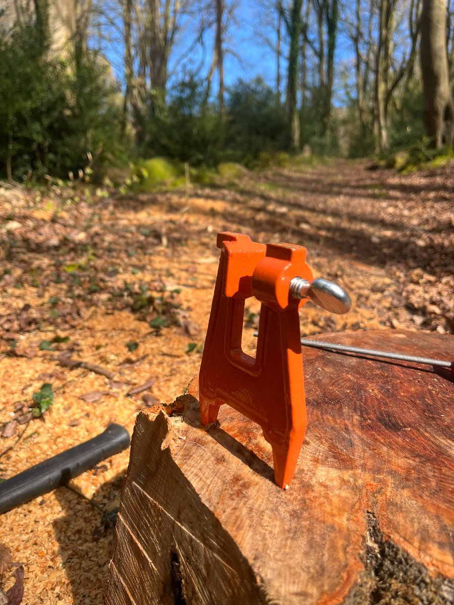 A popular tool for professionals in the field. Explore our new outdoor provisions and tools with FREE UK mainland delivery >> - #outdoorprofessionalproducts #chainsawtools #chainsawsharpening #chainsawsharpeningtools #arb #arborist #arboriculture #saws #pruningtools #forestry
