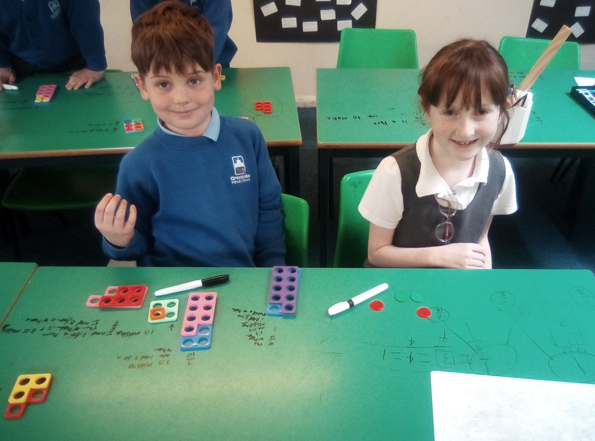 GPSMrsTreacy's tweet photo. Last week we were using Numicon to help us find missing fractions to make a whole. We works practically and collaboratively to help us understand :) #Numicon #year3maths https://t.co/5s2bGCBz3N