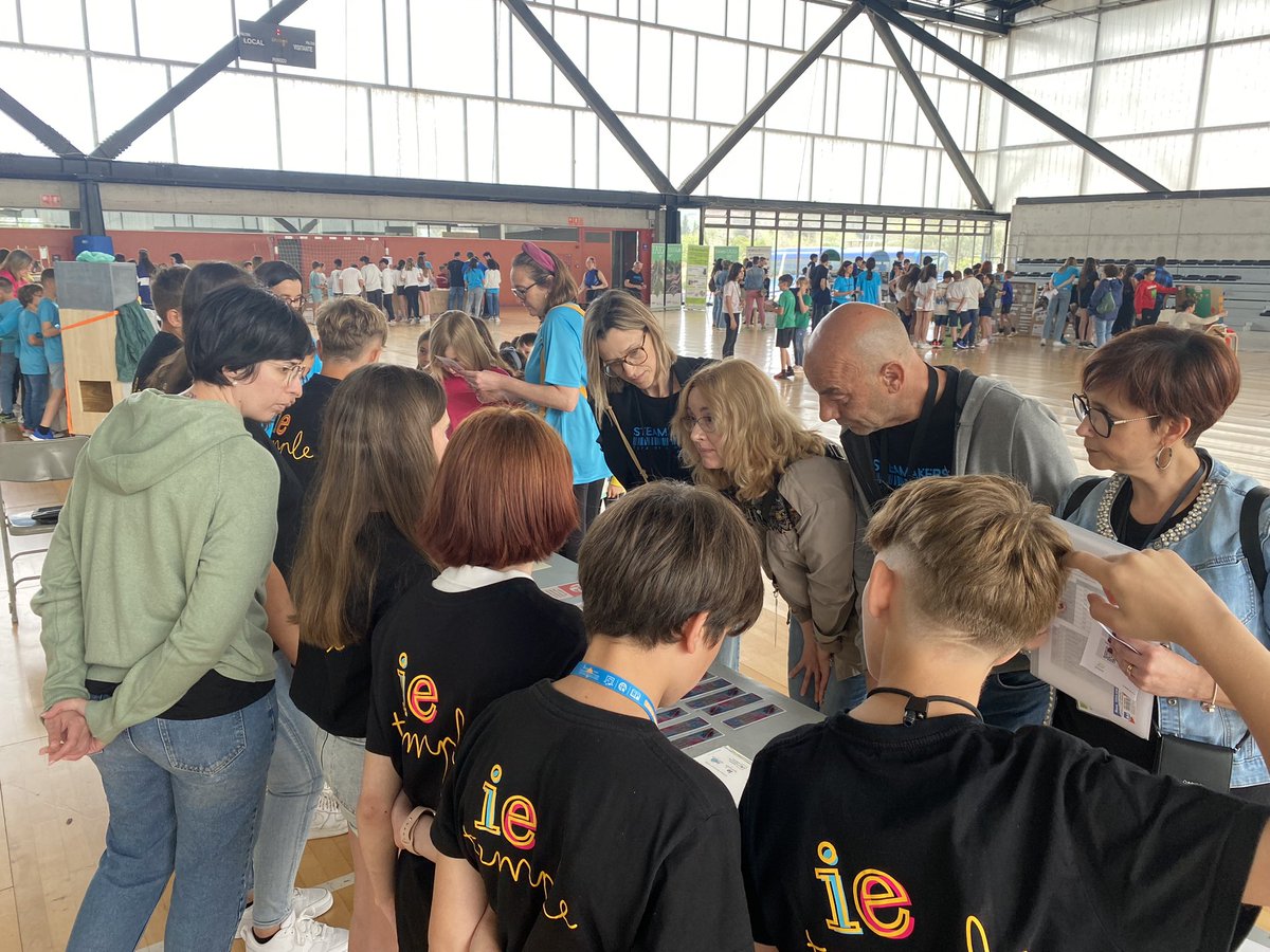 annapanisello's tweet image. Infants i joves amb capacitat de cercar i proposar solucions a problemes del món real, explicant amb primera persona els processos que han possibilitat l’adquisició dels seus aprenentatges. Això és FAIG en estat pur. #pelldegallina #FaigTTEE #aprenentatgeambmoltsentit