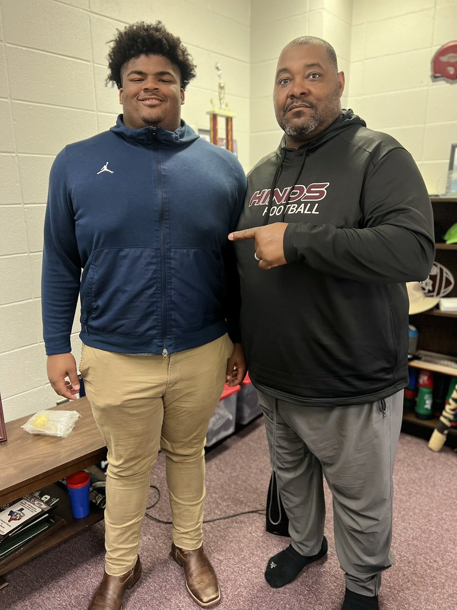 feazelldeshawn1's tweet photo. After a great talk with Coach Williams and the staff I am thankful to have a offer from Hinds community college ‼️‼️‼️@JohnFeaster18 @oc7888 #LordStrength https://t.co/uOiBcsTiZ8