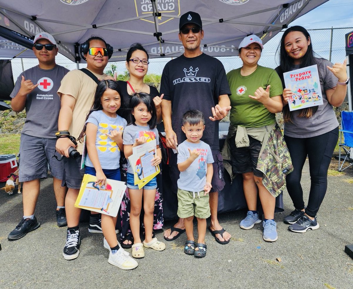 We continue our volunteer spotlight by recognizing the superstar Alarcon family! They're passionate about community service and visited Castle High School recently to teach home fire safety and preparedness. Mahalo!