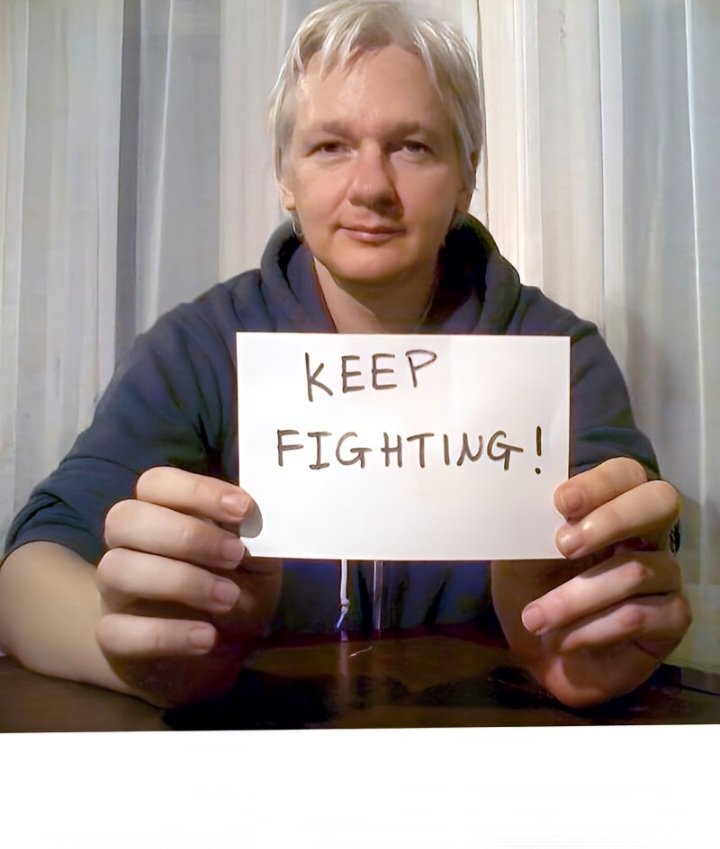 #AssangeArmy #FreeJulianAssange Don't forget to make those phone calls!! Call your rep and ask them to sign H.Res.934. Call the DOJ and tell them to drop the charges. We need to be relentless!!