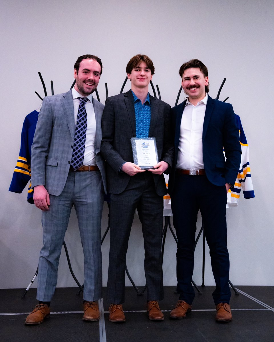 Congrats to all the award winners from our LJAC U15 AAA Team‼️

Unsung Hero: Jaxson Burton 
Top Rookie: Micaiah Schmidt
Top Defenseman: Damian De Paz-Gendreau
Top Scorer: Owen Sakaluk