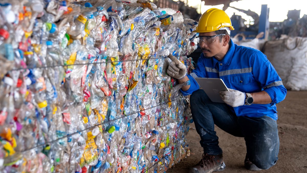 #Chemicalrecycling transforms plastics at a molecular level, creating virgin-quality materials and boosting global recycling. #CircularEconomy #INC4 

Learn more: plasticscircularity.org/?resources=che…