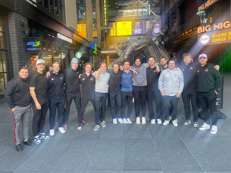 goannamaria's tweet photo. Anna Maria's Men's Ice Hockey Team volunteered for a good cause during a recent @nhlbruins game. Students worked a 50/50 Raffle for the Boston Bruins Foundation benefitting the Hero’s Cup Foundation and raised over $50,000! https://t.co/LI8pu20vCo