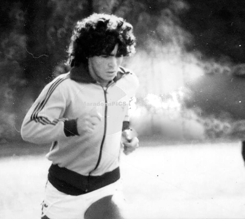 Diego entrena en la Selección poco antes de quedar afuera de la lista del mundial 78.