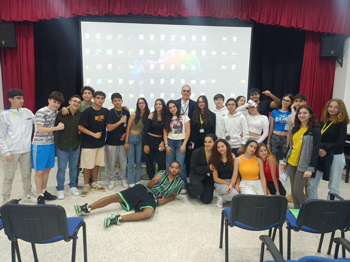 iejrjma's tweet photo. Hoy ha arrancado la II Semana del Emprendimiento del JRJ organizada por el Departamento de Economía. A lo largo de la mañana se han ido sucediendo distintas conferencias a cargo de D. Anas Kandal, D. Adil Besri, Dña.  Hanane Dahami y Dña. Selma Benjelloun.
@AccEducativaExt https://t.co/MqRZ5PiLKW