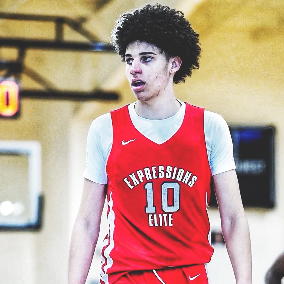 2027 prospect Greyson Pierce racked up a double double over the weekend in a game against Team Final 15U at the Made Hoops East Warmup event. 🙌🏼 Pierce finished with: • 20 PTS • 14 REBS • 73% FG (🤯) D1’s should be all over this kid in the near future. HM prospect.