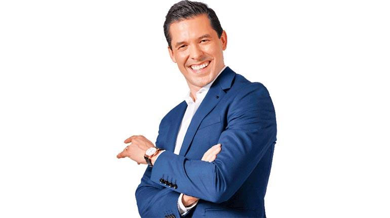 Jorge Lozano, el motivador que libera a las “mamacitas” de los “cucarachos” lostiempos.com/oh/actualidad/…