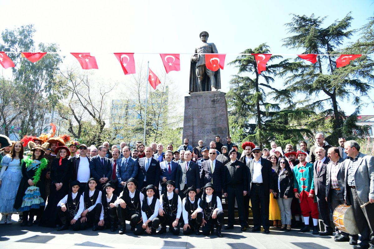 Vali Aziz Yıldırım, 48. Turizm Haftası kapsamında düzenlenen Kortej Yürüyüşü Programına katıldı. trabzon.gov.tr/48-turizm-haft…