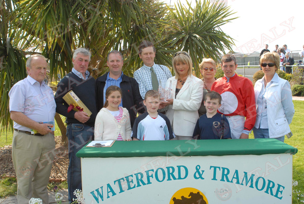 🐎 @TramoreRaces 15-April-2007 #fromthearchive #Memories #OnThisDay #HealyRacing #17yearsold 'Corrieann' O- Elizabeth O'Leary T- Pat Doyle J- @DavyCondon1 (c)healyracing.ie