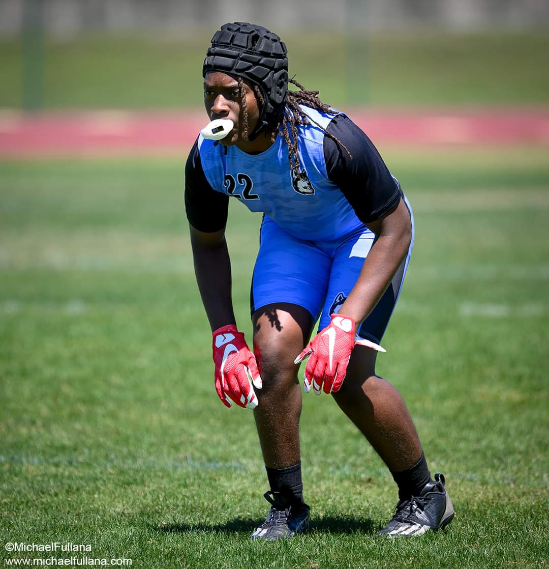 troydwilliamsjr's tweet photo. Love working on my craft

📸 Michael Fullana 🔥🔥🔥

@Hagerty_FB @1CoachQ @Coach_Bock @CoachLewis8 @HSFB_Scoreboard
@CenFLAPreps @CounselNIL
@larryblustein @Ath_Dynasty

#18U7v7 #reps #huskynation https://t.co/dPsJD1JCwN