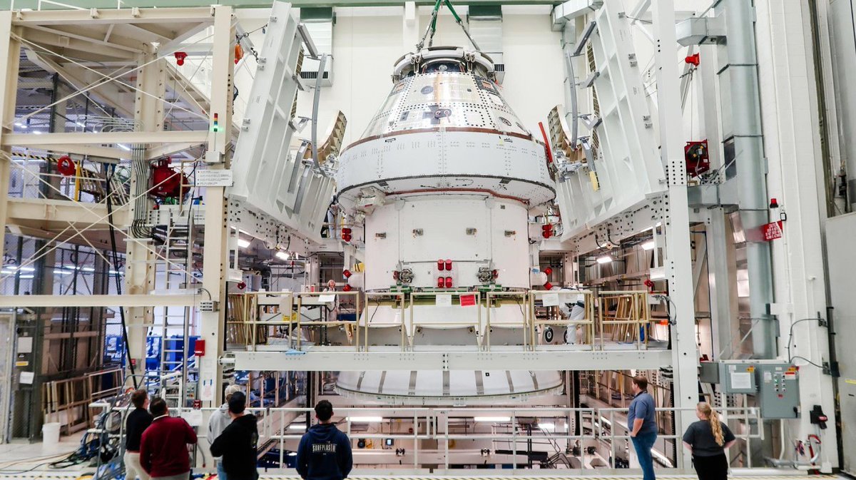 Artemis 2 Orion spacecraft starts testing ahead of moon mission with astronauts in 2025!
-
spaceze.com/news/artemis-2…
-
-
-
#artemis2 #orionspacecraft #kennedyspacecenter #Space #spaceze #nasa #spaceship #spacex #spacestation #universe #astronomy #astronaut #stars #spaceshuttle