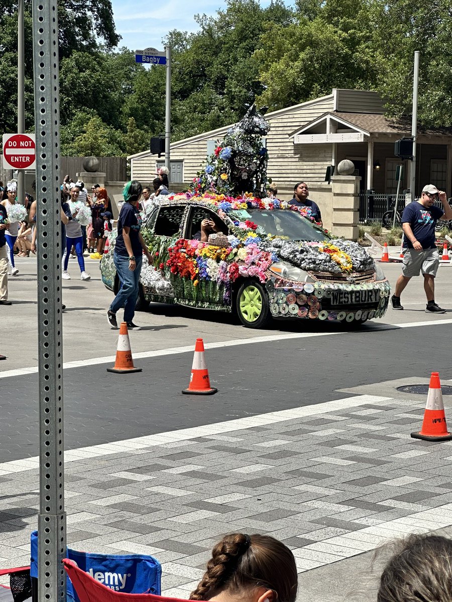 WestburyMagnet's tweet photo. Congrats to our Arts students and Ms. Tarkington for participating in the Houston Art Car Parade this weekend! We came home with a win! Great experience for our students! @HoustonISD @HISDChoice https://t.co/uG1Rq1zO4x