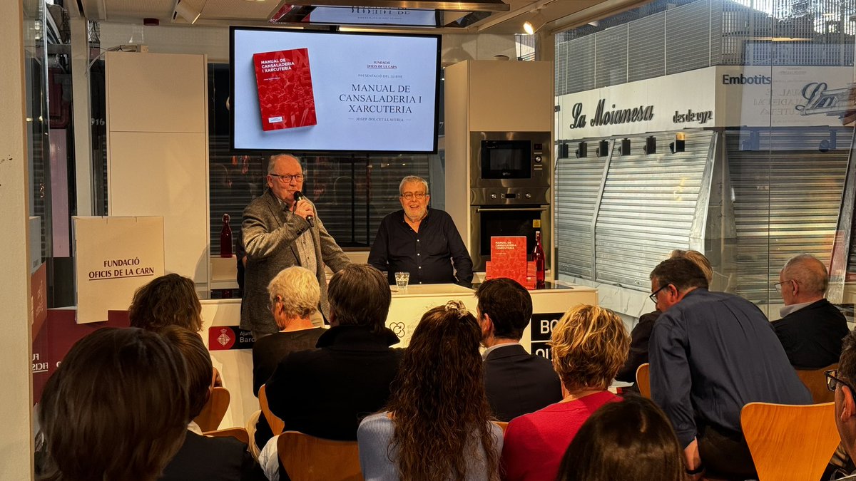 gremicarn's tweet photo. Avui hem presentat “Manual de cansaderia i xarcuteria” de Josep Dolcet. Un llibre de 415 pàgines que vol ser una eina imprescindible de consulta per resoldre els dubtes que ens comporta l’exercici de la professió.

Per comprar-lo envieu-nos un correu a gremi@gremicarn.cat https://t.co/nq2VTFhK7j