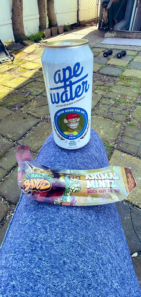 THE PERFECT COMBO AFTER THE GYM THE WALKING BILLBOARD IP IN EFFECT MADE BY APES @HalfBAYCD @MutantGrape @ApeBeverages @BoredApeYC HEALTH IS WEALTH @White_Jae @SaaSyLabs #BigFacts #MAYC @OverpassIP @pudgypenguins @LilPudgys