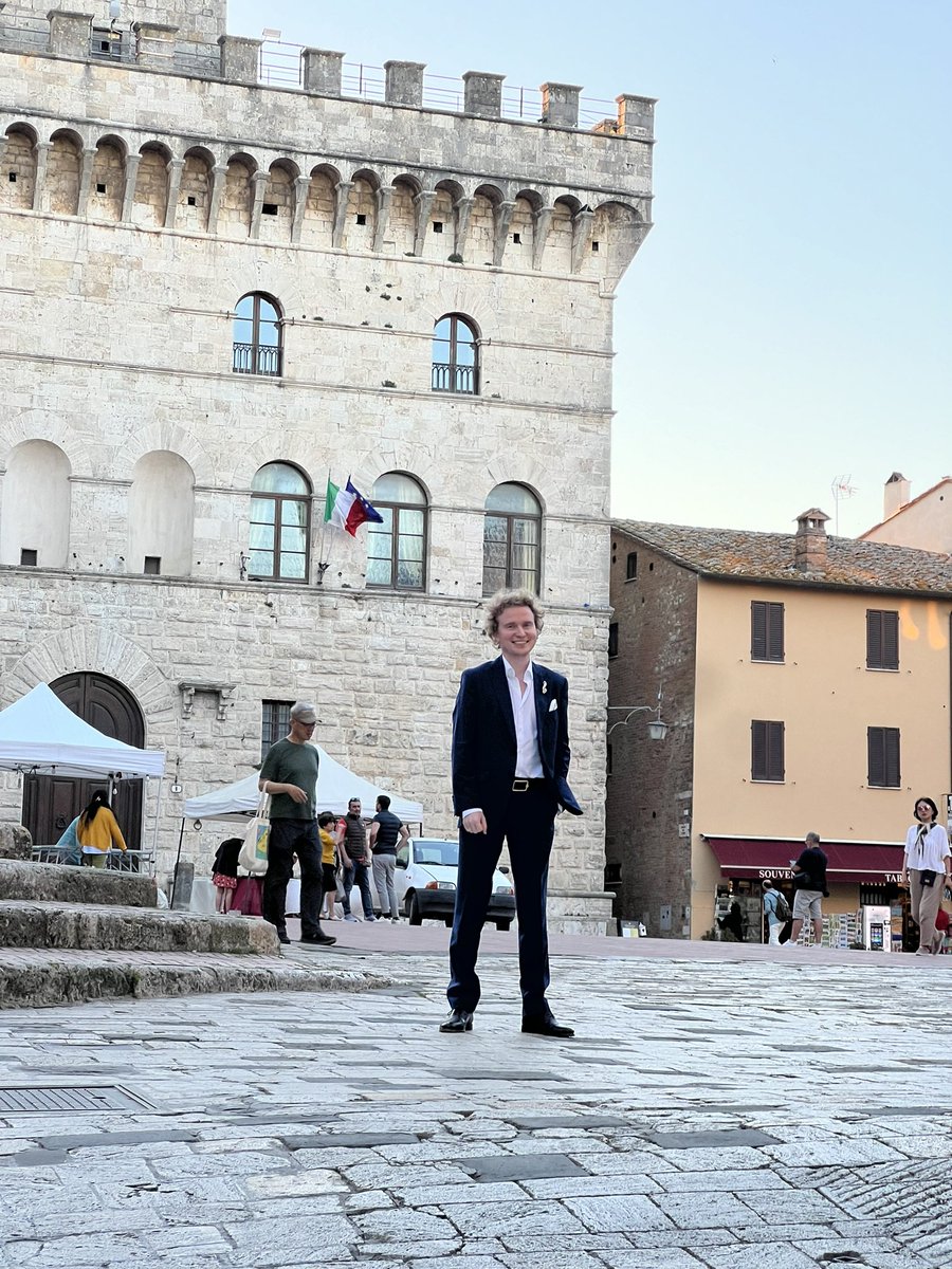 On the Central Square of Montepulciano 🇮🇹❤️