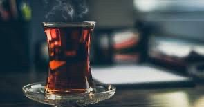 اليا شربته وأنت ضمن المساكين
صرت الامير اللي يحل المشاكل .