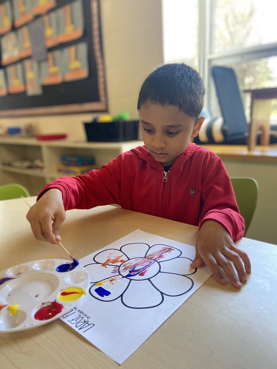 StRoseKP's tweet photo. We always have time for a bit of painting in kindergarten. 🎨 https://t.co/WIpmS1gAqM
