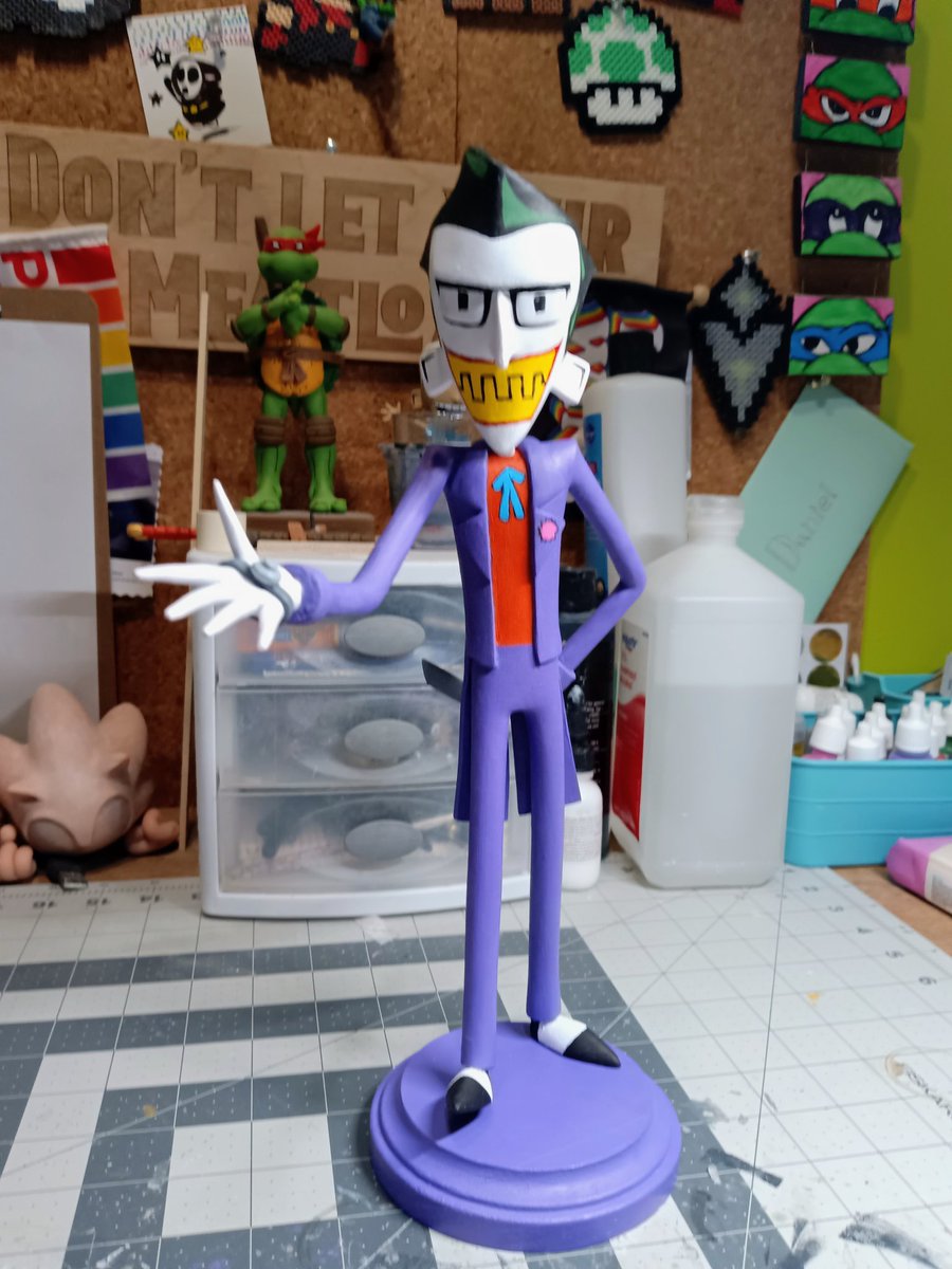 Bailer_86's tweet photo. It's finally finished. I sculpted the Joker in the Jhonen Vasquez's art style. #InvaderZim #batman #batmantheanimatedseries #thejoker #fanart https://t.co/IzbEf3Qw24