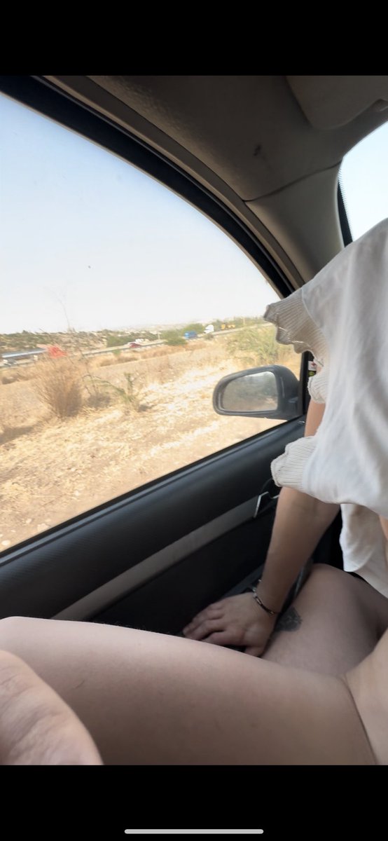 gdegalegos's tweet photo. Esta vez follamos a un lado de la carretera en el auto a plena luz del día, 150 retweets y les subimos el video, tenemos muchas ganas de subirlo 😍😈😘🤟🏻🫶🏻🔥🤤
🔥😍🫶🏻😘😜😈 https://t.co/YzOv5alre8