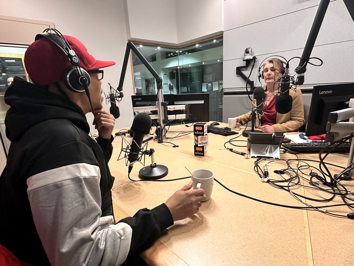 Sat w/@tiziana_dearing of @RadioBoston at @WBUR & discussed the last 4 years & ‘the dangling’ question. I’m glad she asked & I was happy to answer. Some want to write my narrative via ‘zingers’ & mute my voice! #NOThappening racists in Media! wbur.org/radioboston/20…