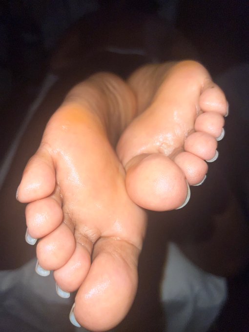 Happy Monday !! Hope everyone is enjoying their day. I know it&rsquo;s been a WHILEEEEEE. So, I&rsquo;ll be posting