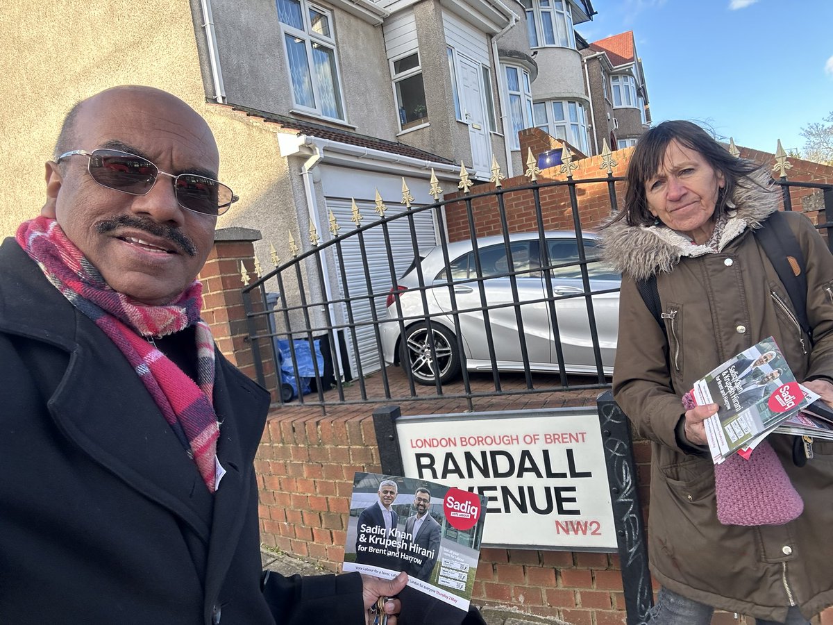 Good campaigning session on Randall Avenue today - lots of good conversations and lots of support for Sadiq Khan and local Krupesh Hirani @SadiqKhan @KrupeshHirani @BrentLabour @lizdixon_brent #VoteLabour2ndMay