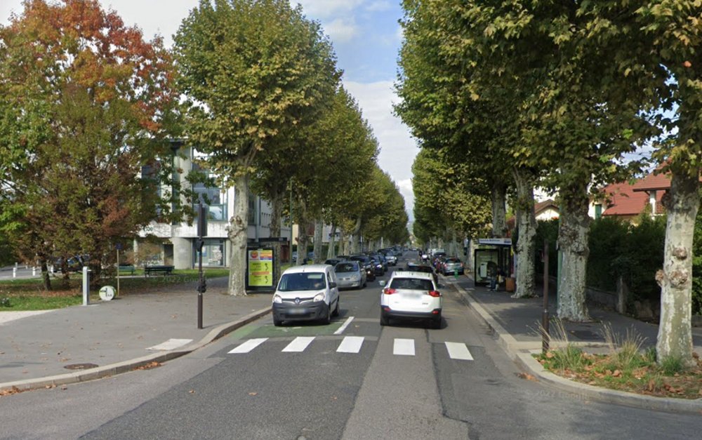 Annecy (74) : un Roumain multi condamné, interdit de territoire depuis près d’un an, agresse une femme avec un couteau en pleine rue. Il écope de douze mois ferme, la victime souhaitait plutôt son expulsion fdesouche.com/2024/04/15/ann…