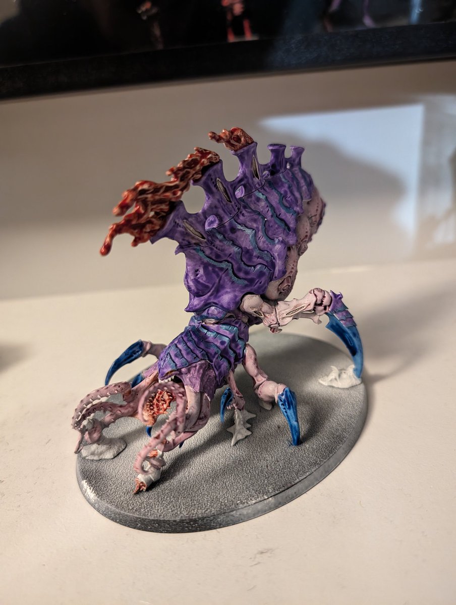 This is how I know I'm an extreme introvert. After a day of people at work all I want to do is sit in a quiet room alone and paint 😂 #warhammer40k #tyranids