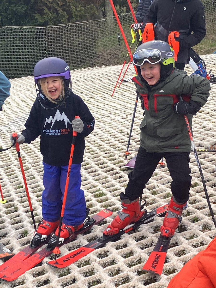 Dry slope skiing is fun! @SnowsportFCT @LowPortPS @FalkirkLandC @FalkirkSport @Snowsport_Scot @AtomicSnowUK #grassrootsskiing