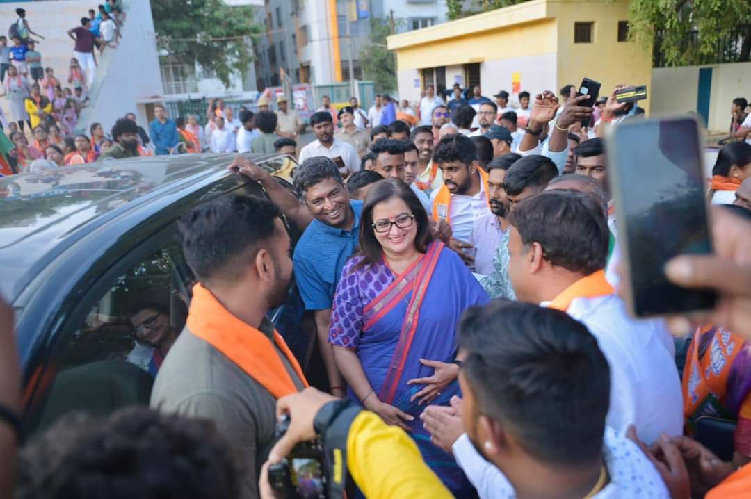 Today, I participated in the roadshow held in Jogupalya, Bengaluru Central Lok Sabha constituency, in support of our BJP candidate, Shri @PCMohanMP, a three-time MP and two-time MLA, who is known for his accessibility and dedication to constituency development. There is immense