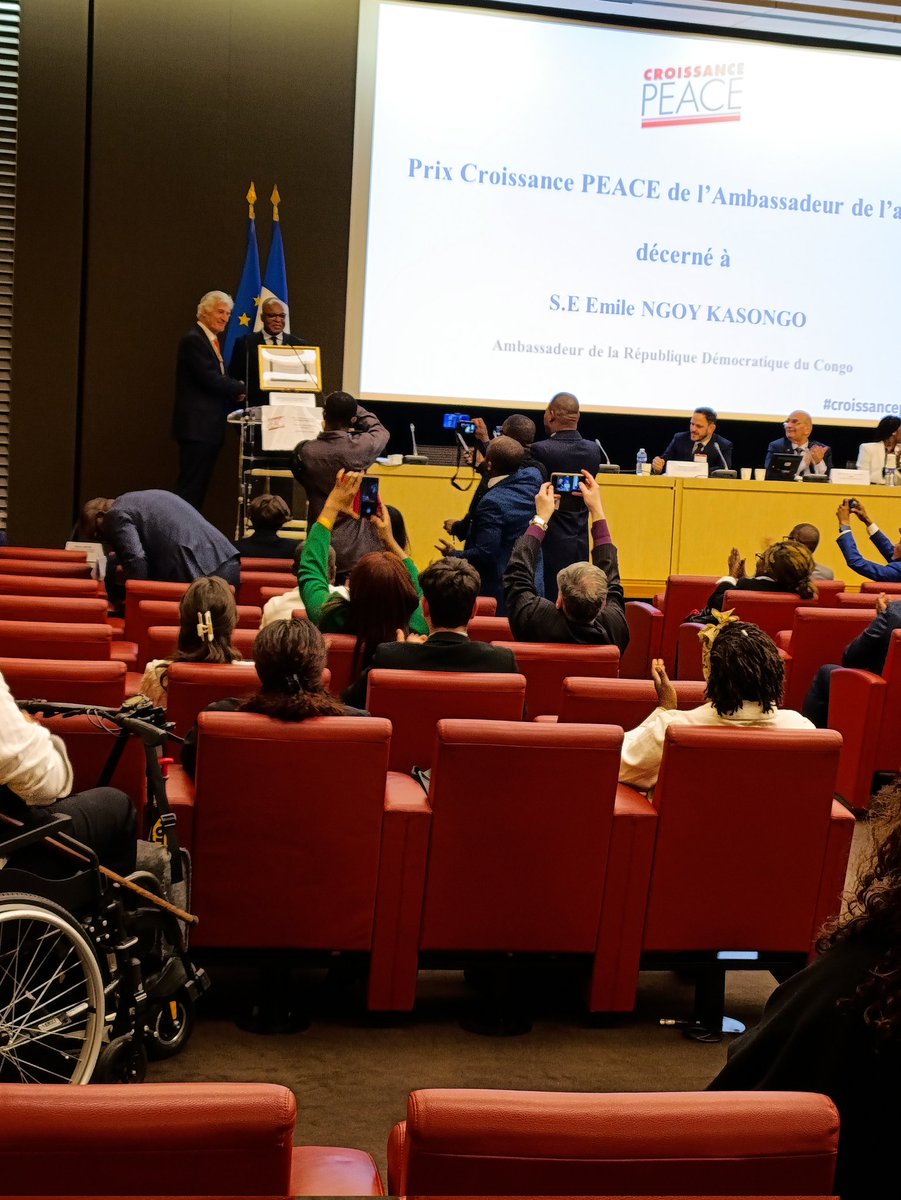 DworaczekBendom's tweet photo. Le 15 avril, à l'Assemblée nationale de Paris, s'est déroulée la 7e édition du Forum #CroissancePeace, axée sur le thème "Ensemble pour l'Afrique". 

Cet événement majeur a rassemblé des leaders politiques, des entrepreneurs et diverses personnalités pour discuter des défis et des opportunités de développement sur le continent africain. 

Une journée de réflexion et d'action pour un avenir solidaire et prospère pour l'Afrique et au-delà.

 #CroissancePeace #EnsemblePourlAfrique