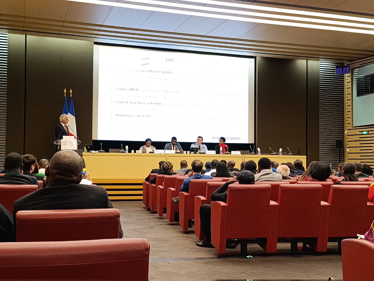 DworaczekBendom's tweet photo. Le 15 avril, à l'Assemblée nationale de Paris, s'est déroulée la 7e édition du Forum #CroissancePeace, axée sur le thème "Ensemble pour l'Afrique". 

Cet événement majeur a rassemblé des leaders politiques, des entrepreneurs et diverses personnalités pour discuter des défis et des opportunités de développement sur le continent africain. 

Une journée de réflexion et d'action pour un avenir solidaire et prospère pour l'Afrique et au-delà.

 #CroissancePeace #EnsemblePourlAfrique