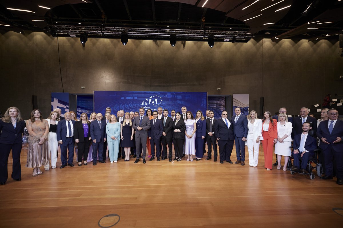 kmitsotakis's tweet photo. Στις 9 Ιουνίου επιλέγουμε ποιες και ποιοι θα μας εκπροσωπήσουν στην Ευρωβουλή. Στο ευρωψηφοδέλτιό μας συναντώνται άνθρωποι από διαφορετικές διαδρομές, από διαφορετικούς επαγγελματικούς χώρους, εκπροσωπώντας όλες τις γωνιές της πατρίδας μας, αλλά και κάθε γωνιά του Ελληνισμού. https://t.co/5kEDfaVzXI